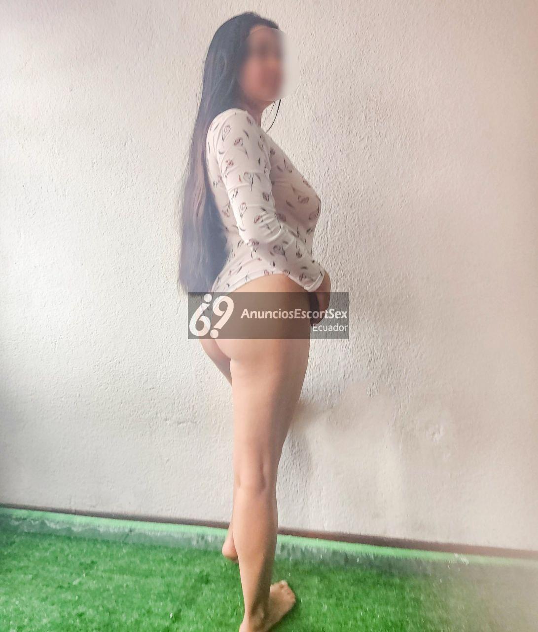 Delicioso encuentro con una ardiente nena. LUCIA