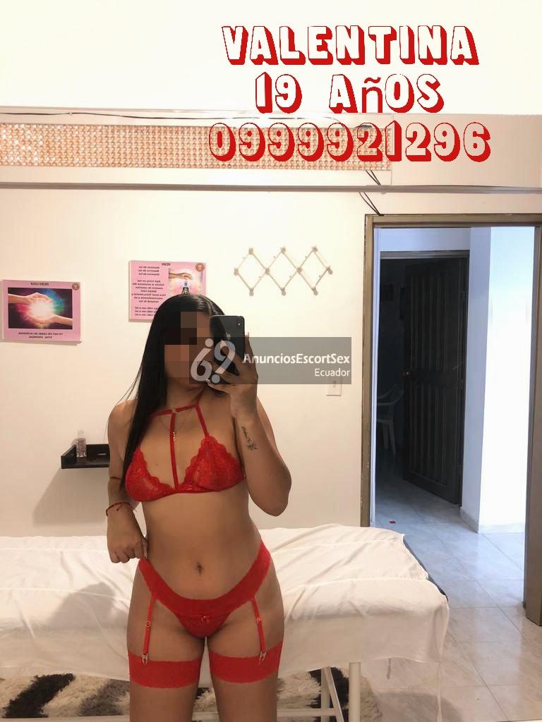 VALENTINA HERMOSA COLOMBIANA APRETADITA JOVEN Y ARDIENTE PARA TI