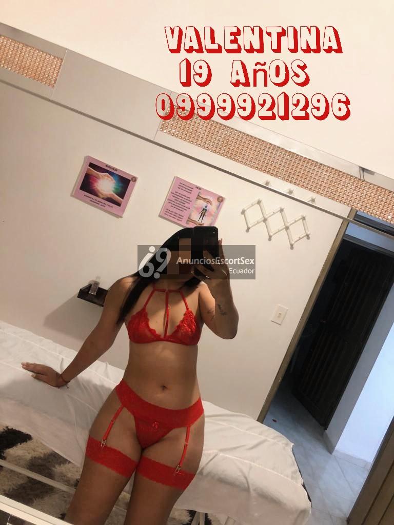 VALENTINA HERMOSA COLOMBIANA APRETADITA JOVEN Y ARDIENTE PARA TI
