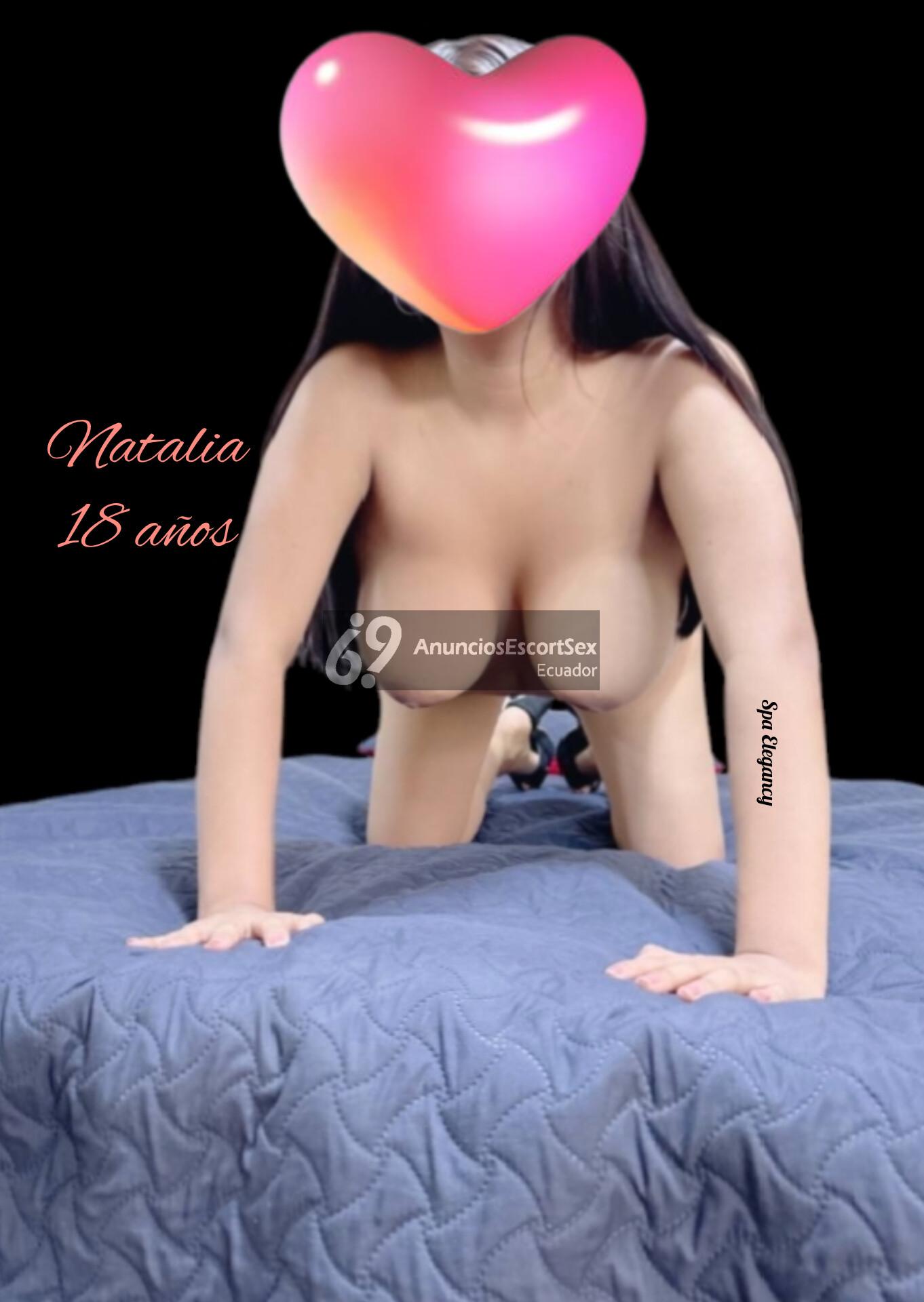 Linda colegiala de 18 disponible quito norte con sitio y a domicilio