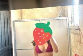 Hermosa masajista profesional para hombres y parejas