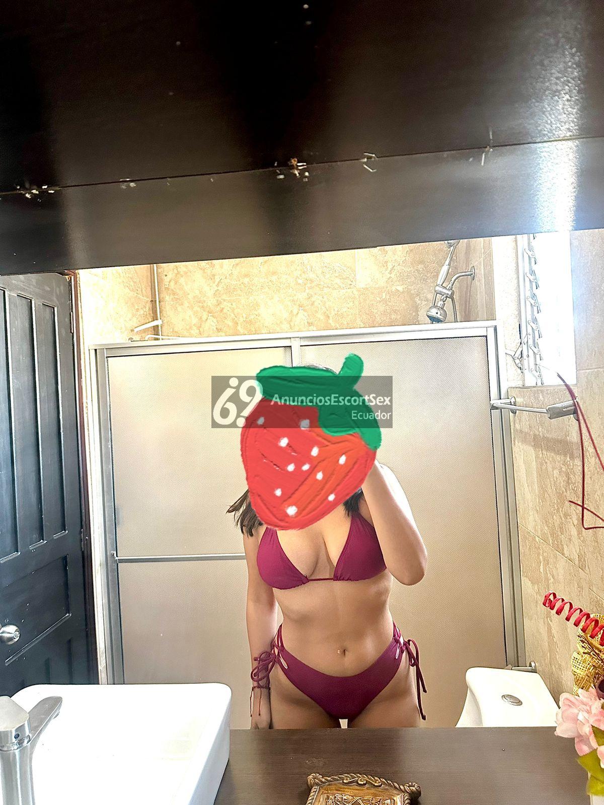 Hermosa masajista profesional para hombres y parejas