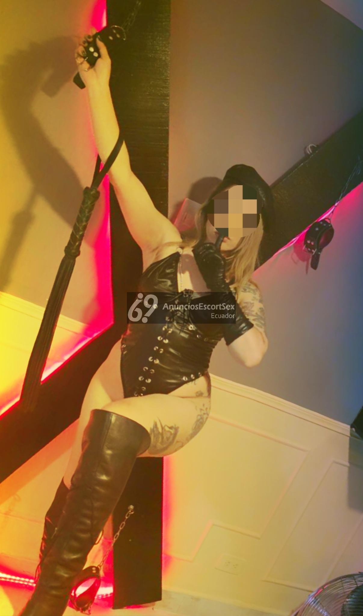 Ama Valery Reina del BDSM por pocos días
