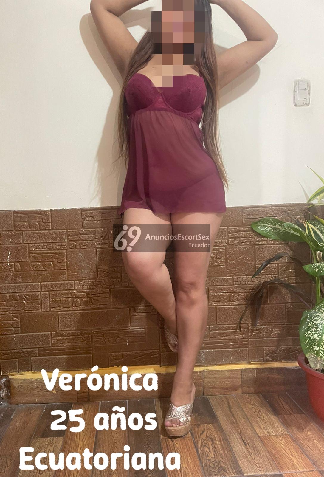 JOVENCITA TIERNA COMPLACIENTE ADICTA AL PLACER TRES PLATOS PAPASITOS