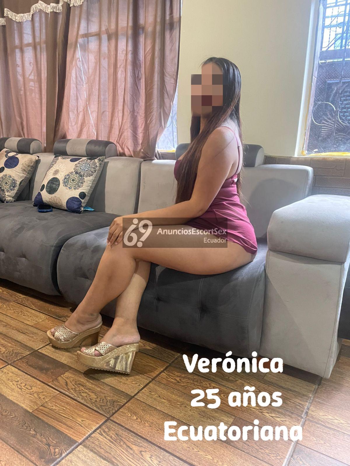 JOVENCITA TIERNA COMPLACIENTE ADICTA AL PLACER TRES PLATOS PAPASITOS