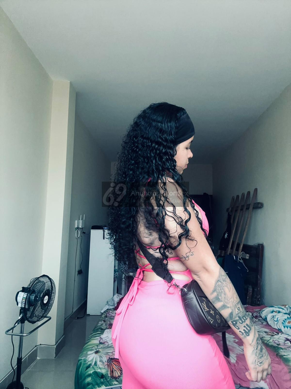 Hola soy Angelica de 19 años colombiana sambita estaré por un periodo corto